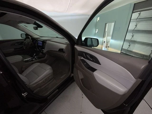 Used 2021 Red Chevrolet Premier image 26