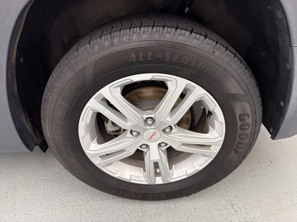 Used 2020 White GMC SLE image 6