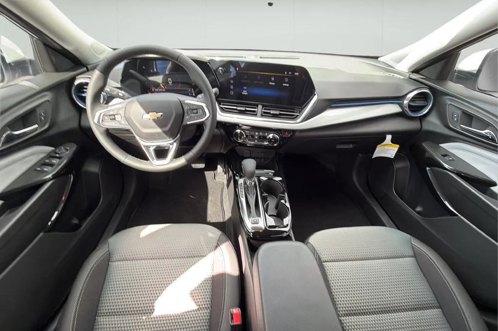 New 2026 Summit White Chevrolet LT image 20