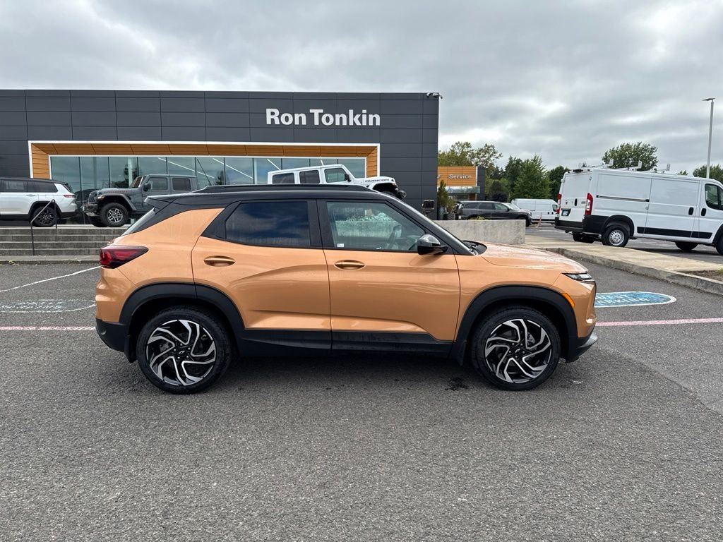 Used 2024 Copper Harbor Metallic Chevrolet RS image 9