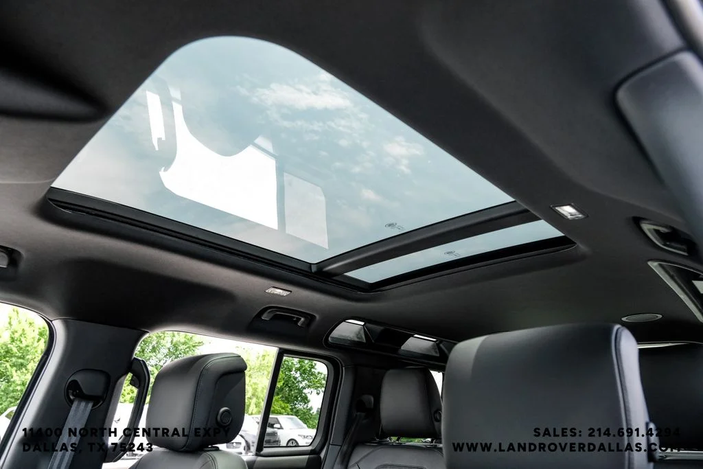 New 2026 Borasco Grey Metallic Land Rover X-Dynamic SE image 23