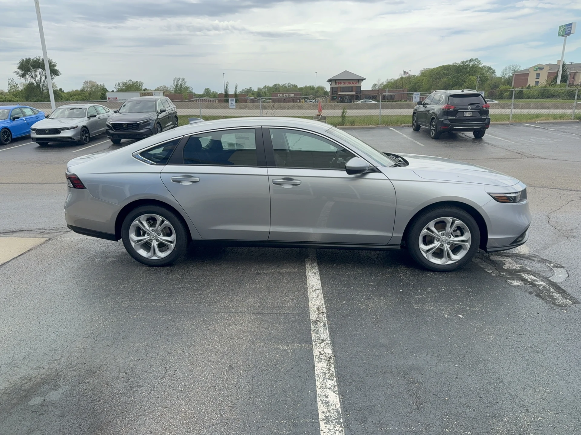 New 2026 Solar Silver Metallic Honda LX image 4