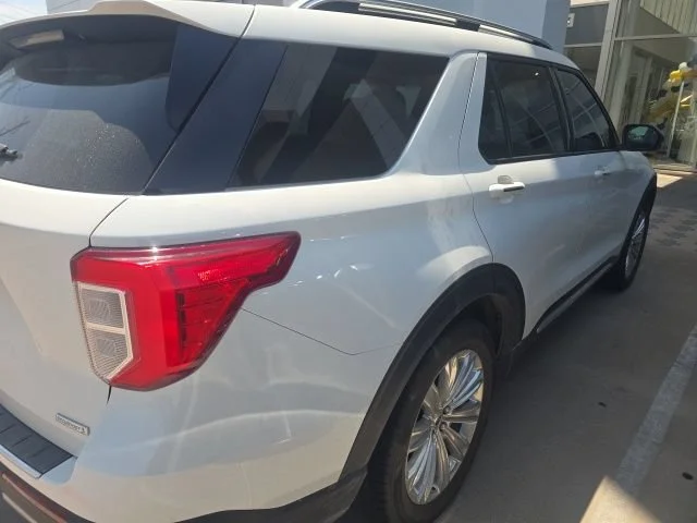 Used 2020 White Ford Limited image 4
