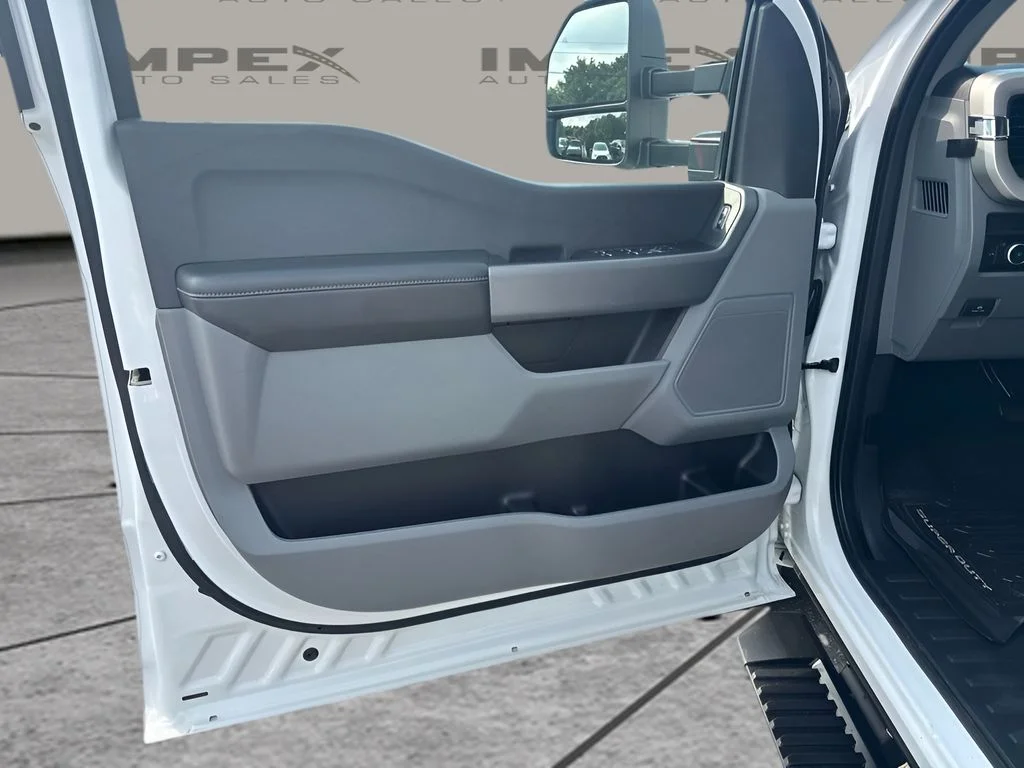 Used 2024 White Ford XLT image 18