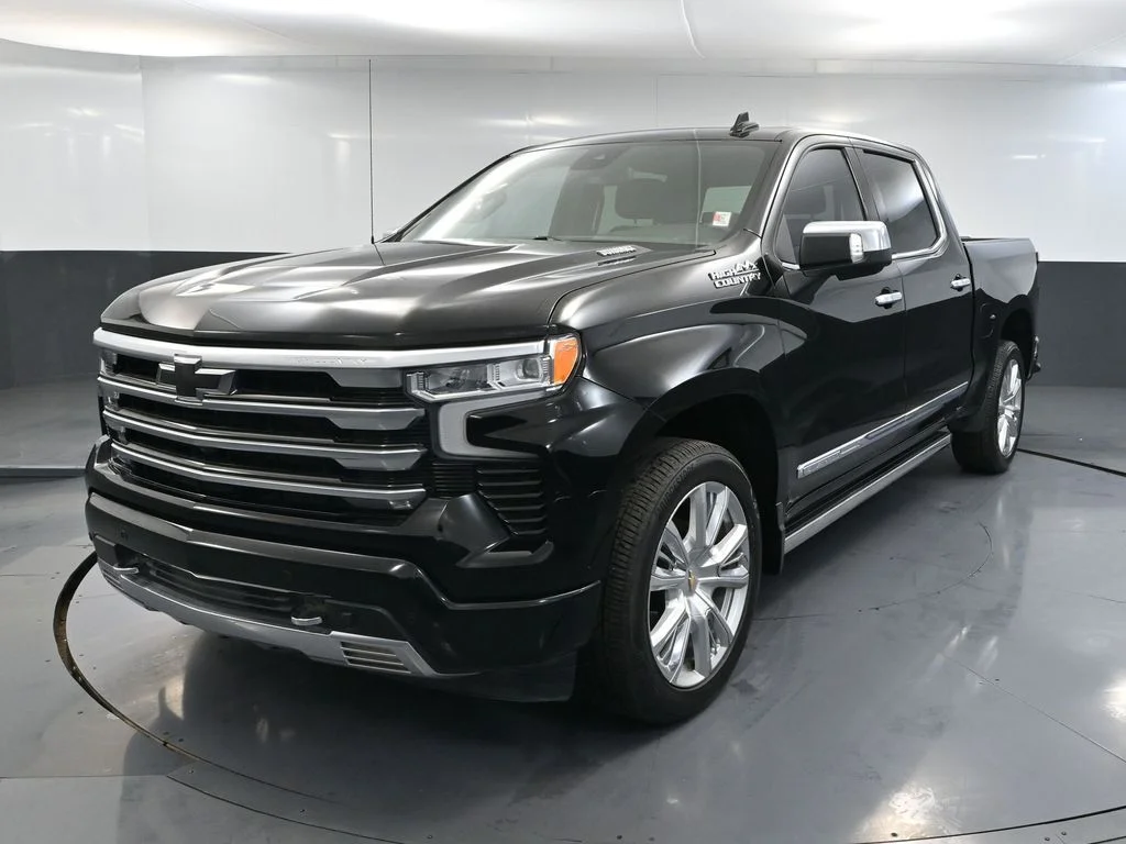 Used 2023 Black Chevrolet High Country image 9