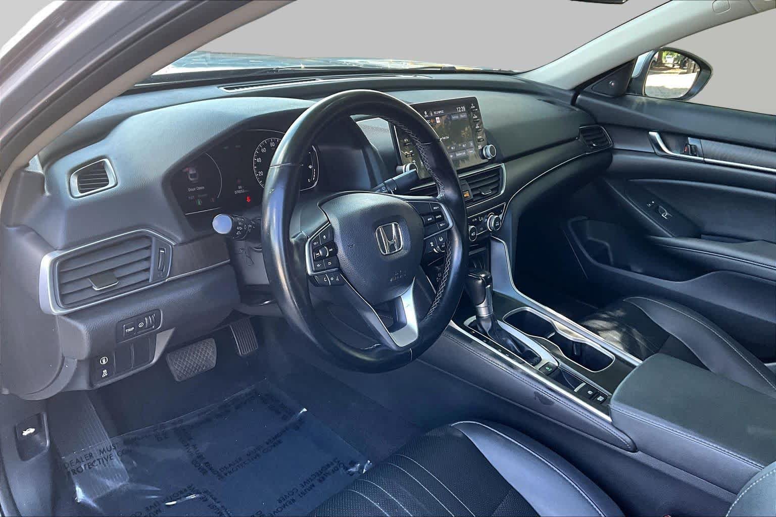Used 2020 Lunar Silver Metallic Honda EX-L image 18