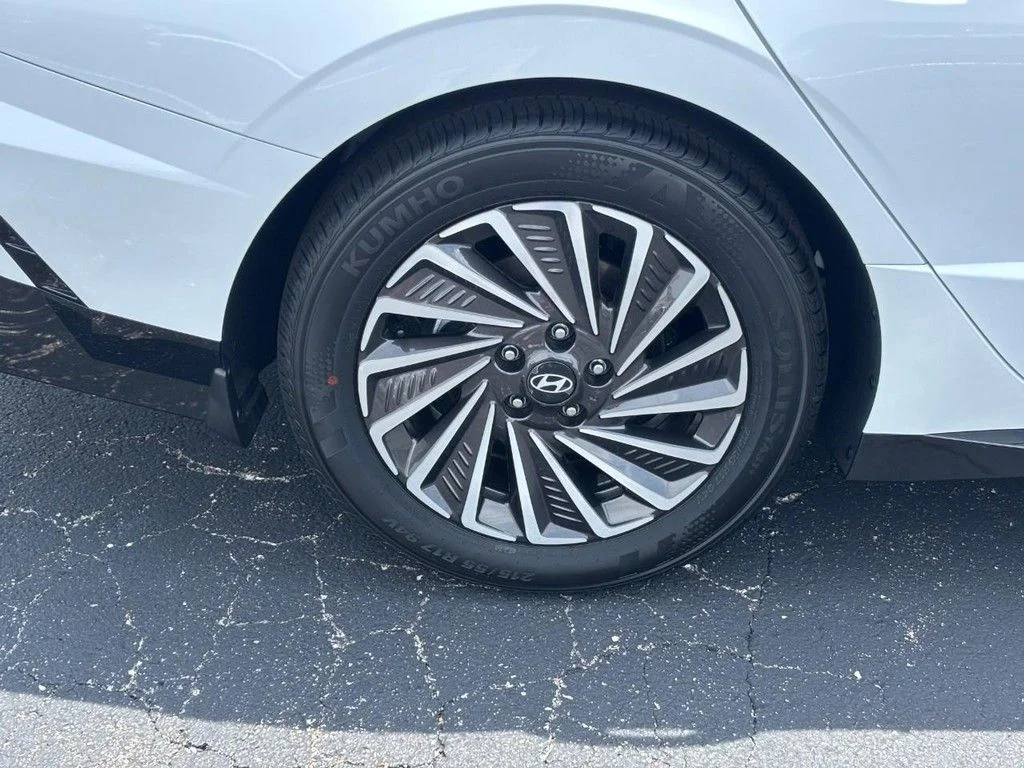 2025 Hyundai Sonata Hybrid Limited - Photo 26