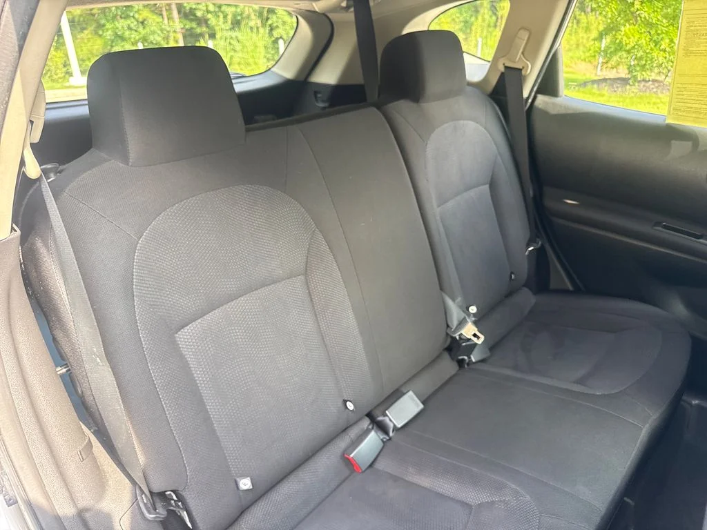 Used 2014 Platinum Graphite Nissan S image 33