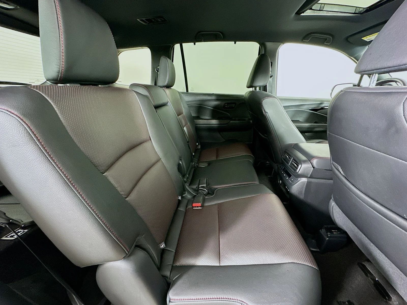 Used 2024 White Honda  image 42