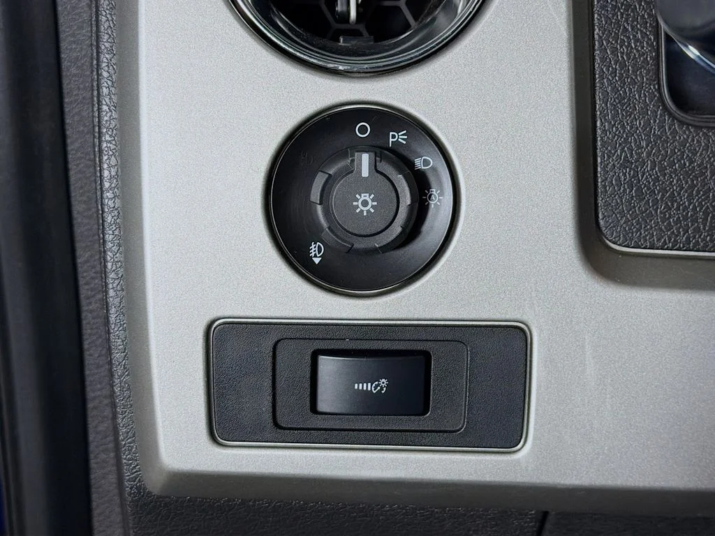 Used 2013 Blue Ford Lariat image 11