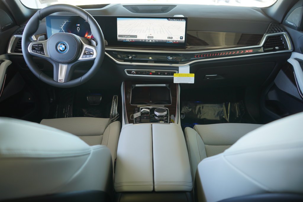 Used 2026 Dravit Gray Metallic BMW xDrive50e image 15