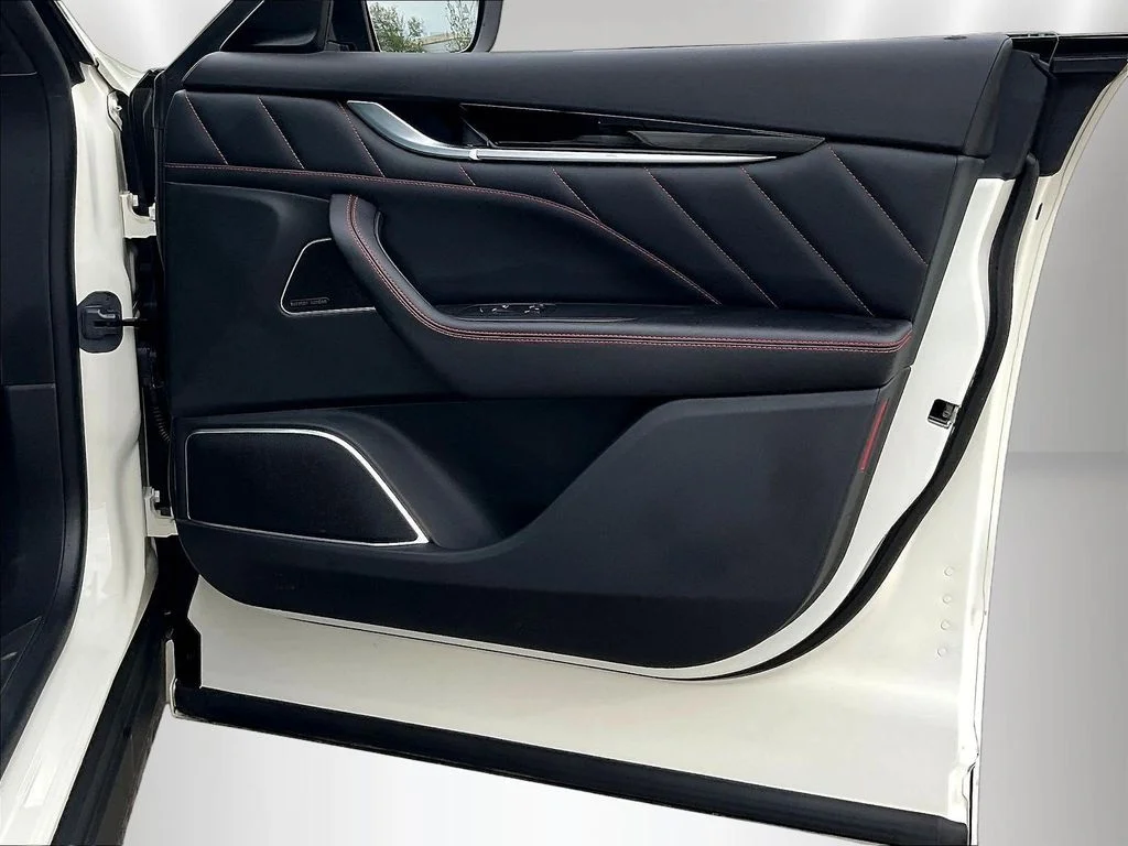 Used 2024 Bianco Maserati Modena image 28