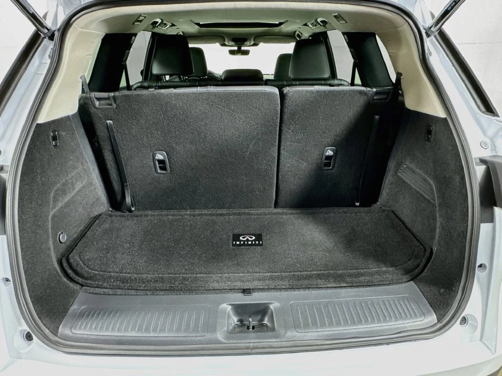 Certified Used 2027 White INFINITI LUXE image 35