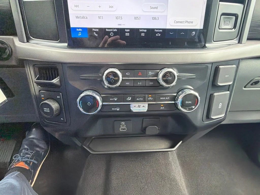 Used 2025 Black Ford XLT image 23