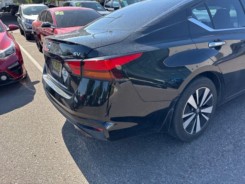 Used 2019 Black Nissan 2.5 SV image 14