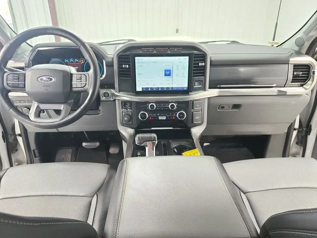 Used 2023 White Ford Lariat image 26
