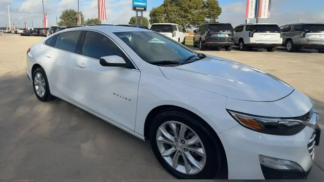 Used 2024 Summit White Chevrolet 1LT image 2