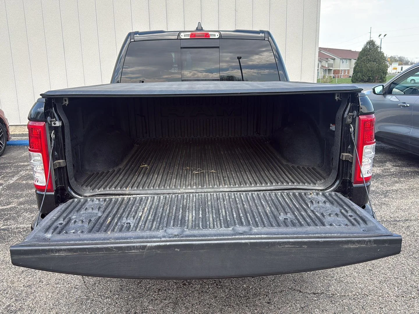 Used 2020 Diamond Black Ram Big Horn image 11