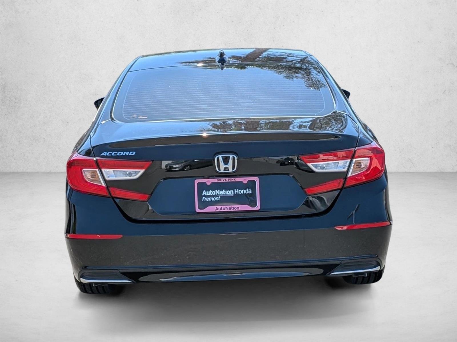 Used 2018 Crystal Black Pearl Honda EX-L 1.5T image 7