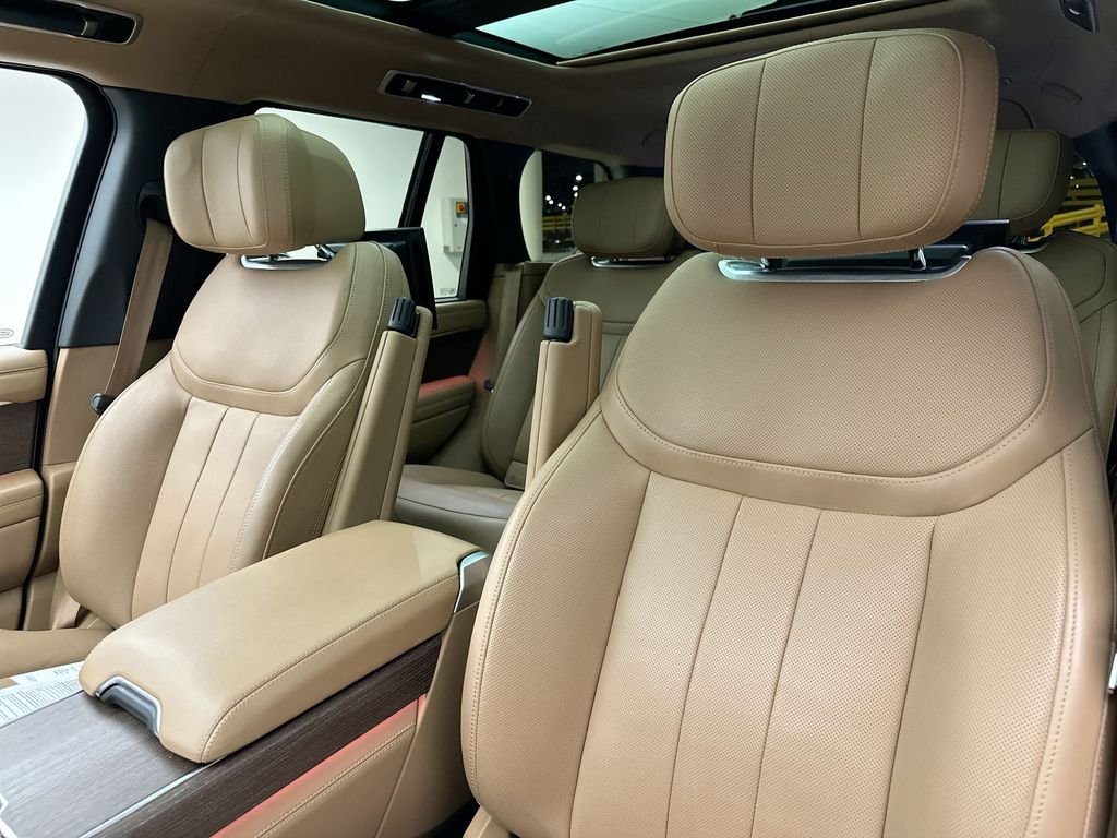 Used 2024 Belgravia Green Metallic Land Rover Autobiography image 23