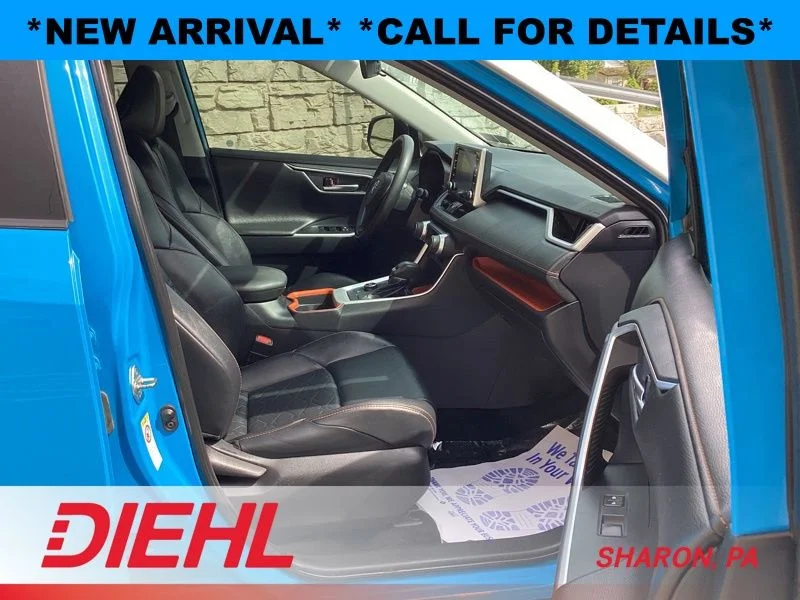Used 2019 Blue Toyota Adventure image 14