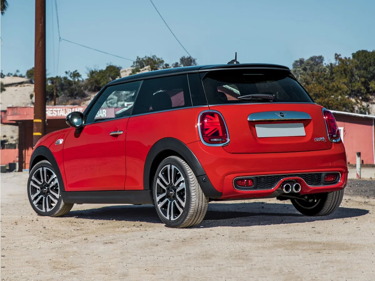 Used 2019 Black MINI Signature image 1