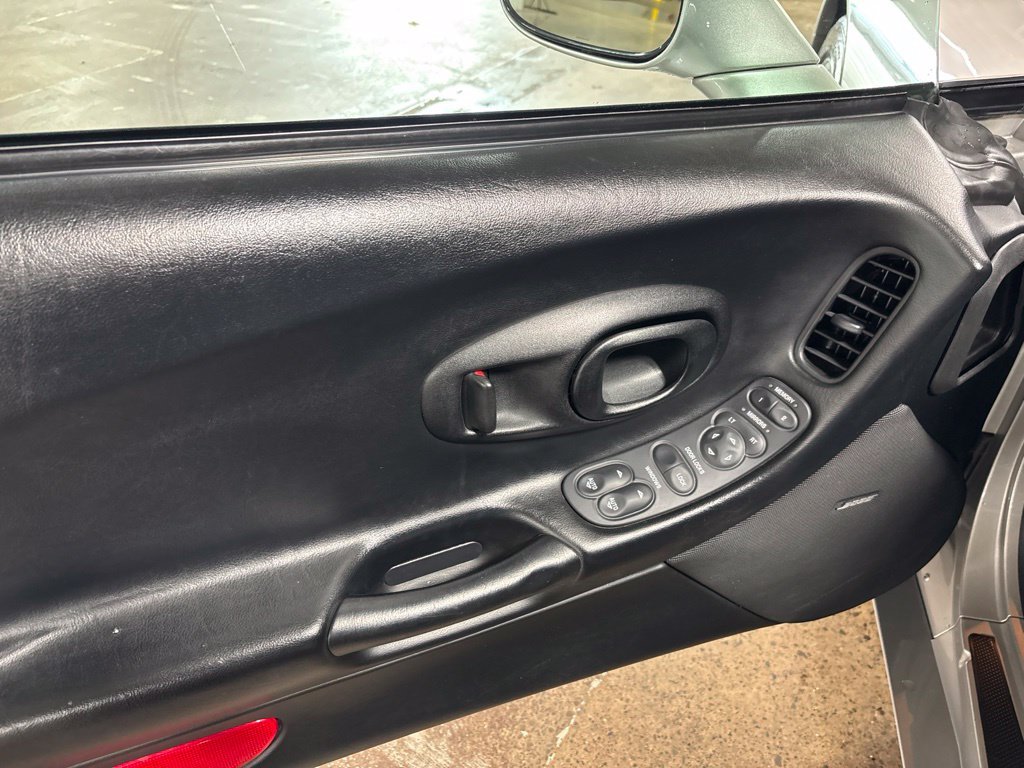 Used 2004 Silver Chevrolet Base image 20
