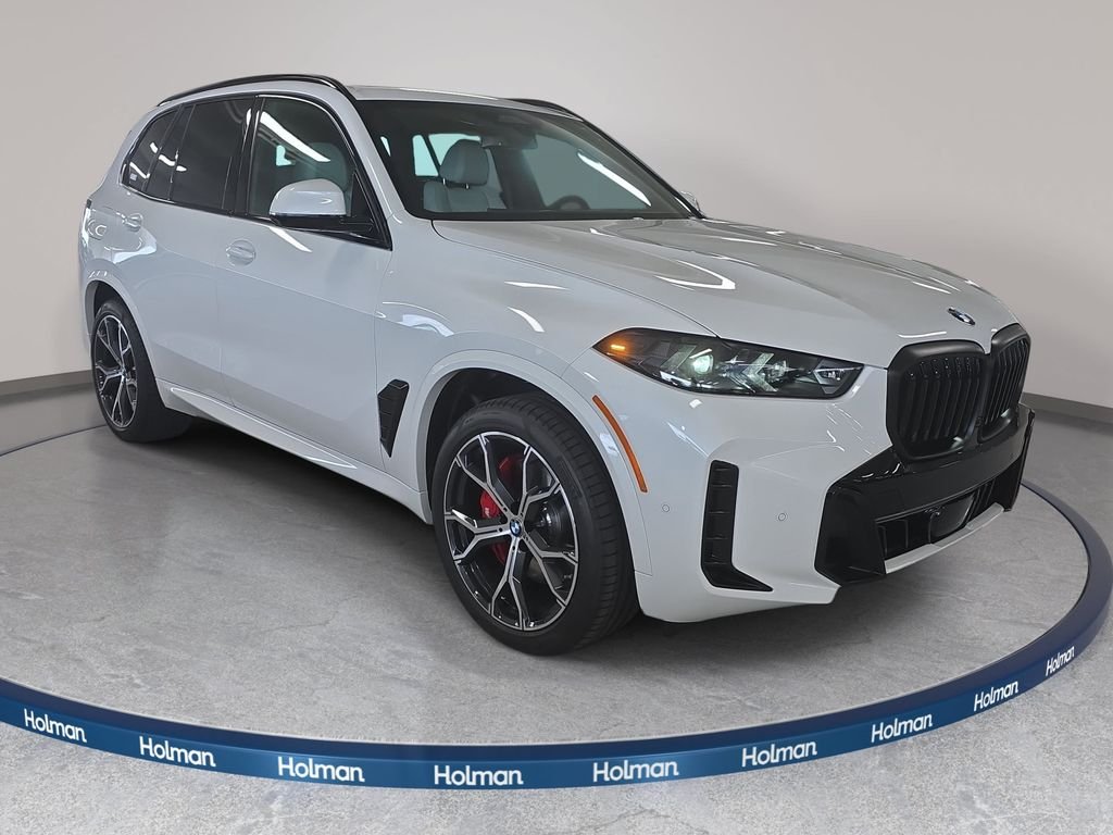 New 2026 Mineral White Metallic BMW sDrive40i image 3