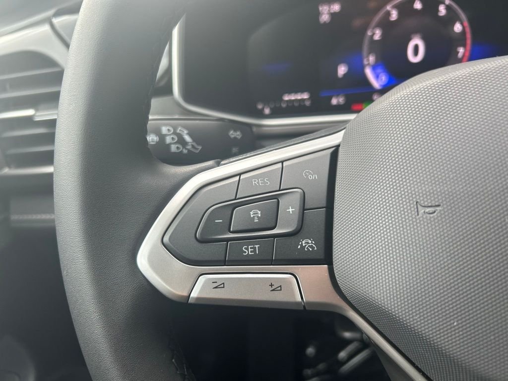 New 2026 White Volkswagen 1.5T SE Black image 18