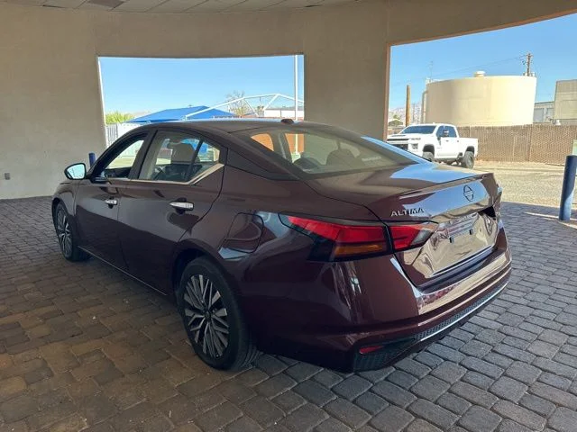 Certified Used 2024 Garnet Pearl Me Nissan 2.5 SV image 2
