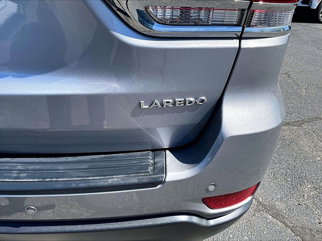 Used 2021 Silver Jeep Laredo E image 30