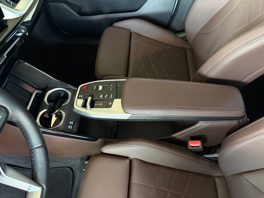Used 2024 Mineral White Metallic BMW xDrive28i image 20
