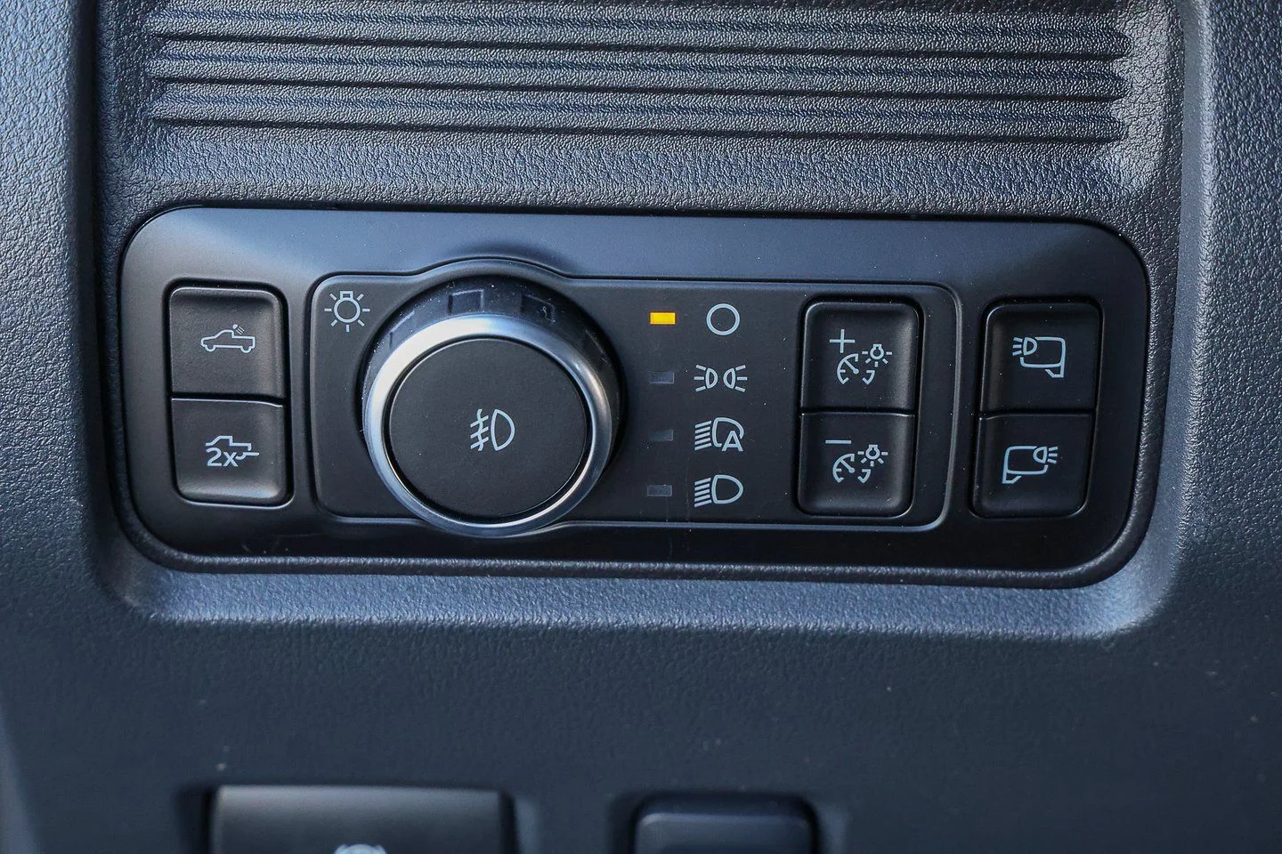 New 2026 Carbonized Gray Metallic Ford F-350® Lariat® image 37