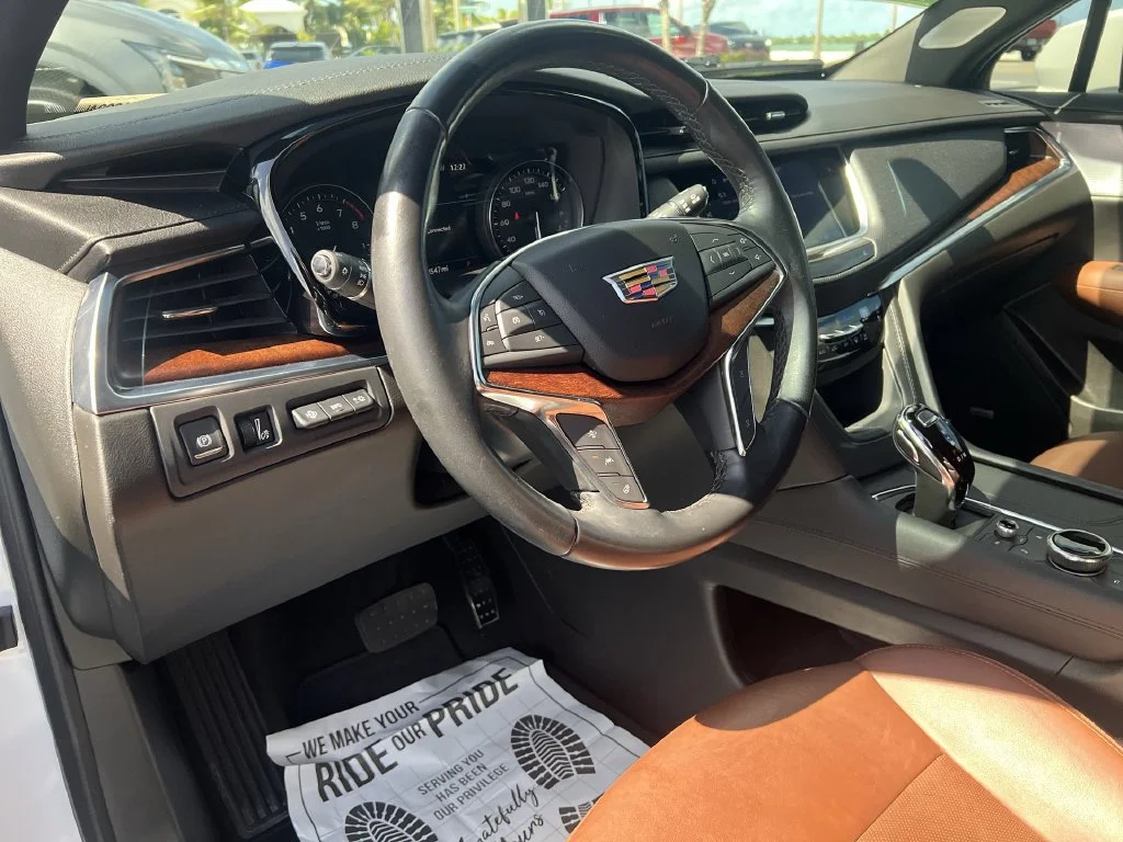 Used 2024 White Cadillac Premium Luxury image 10