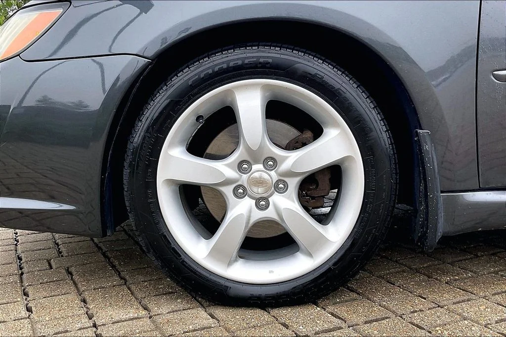 Used 2009 Gray Subaru 2.5i image 8