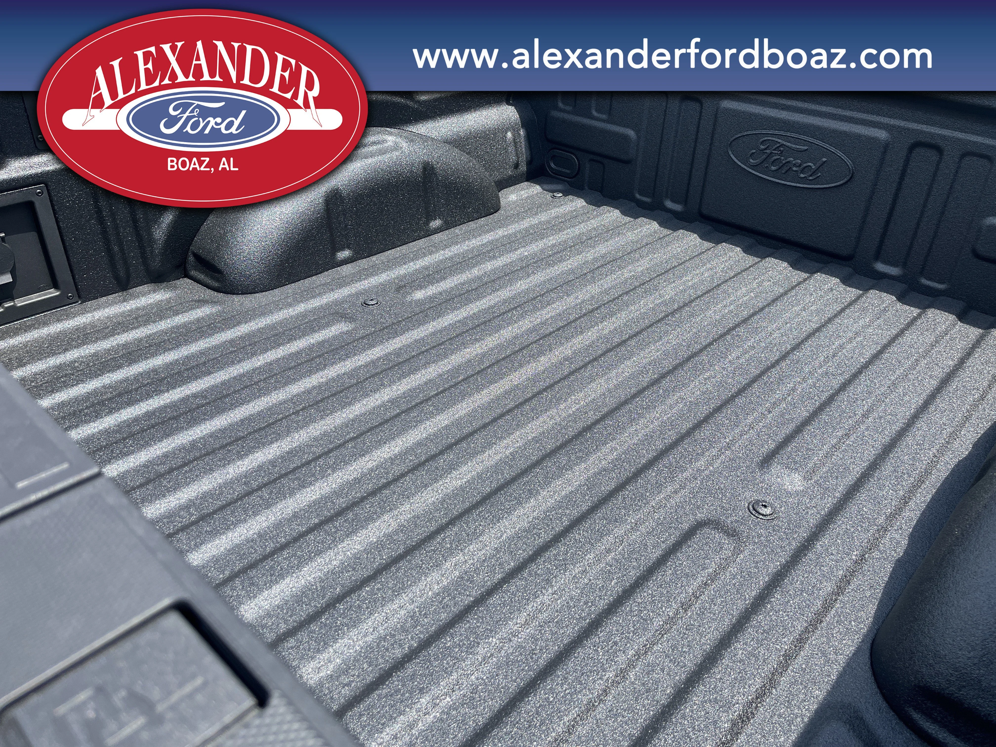 New 2026 Carbonized Gray Metallic Ford XLT image 11