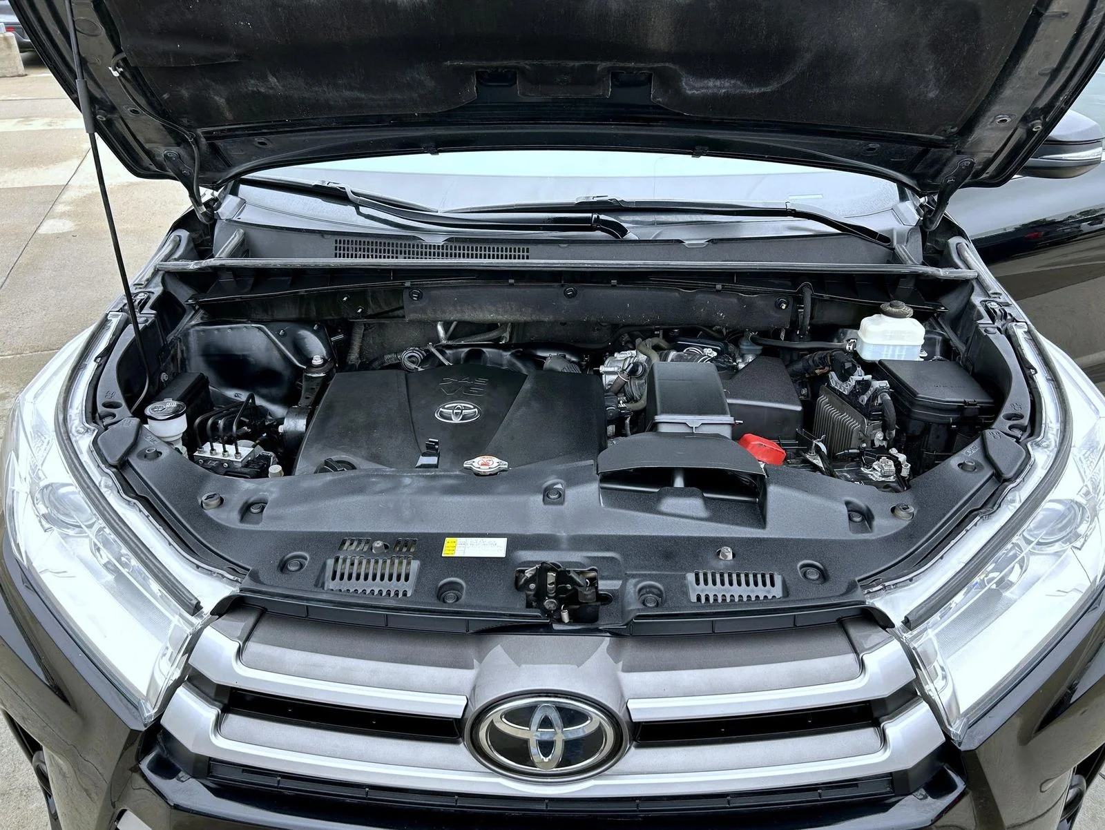 Used 2019 Black Toyota XLE image 26