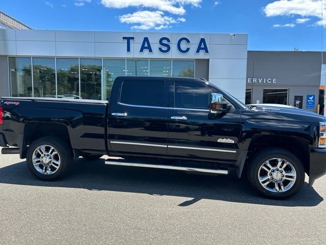 Used 2019 Black Chevrolet High Country image 10
