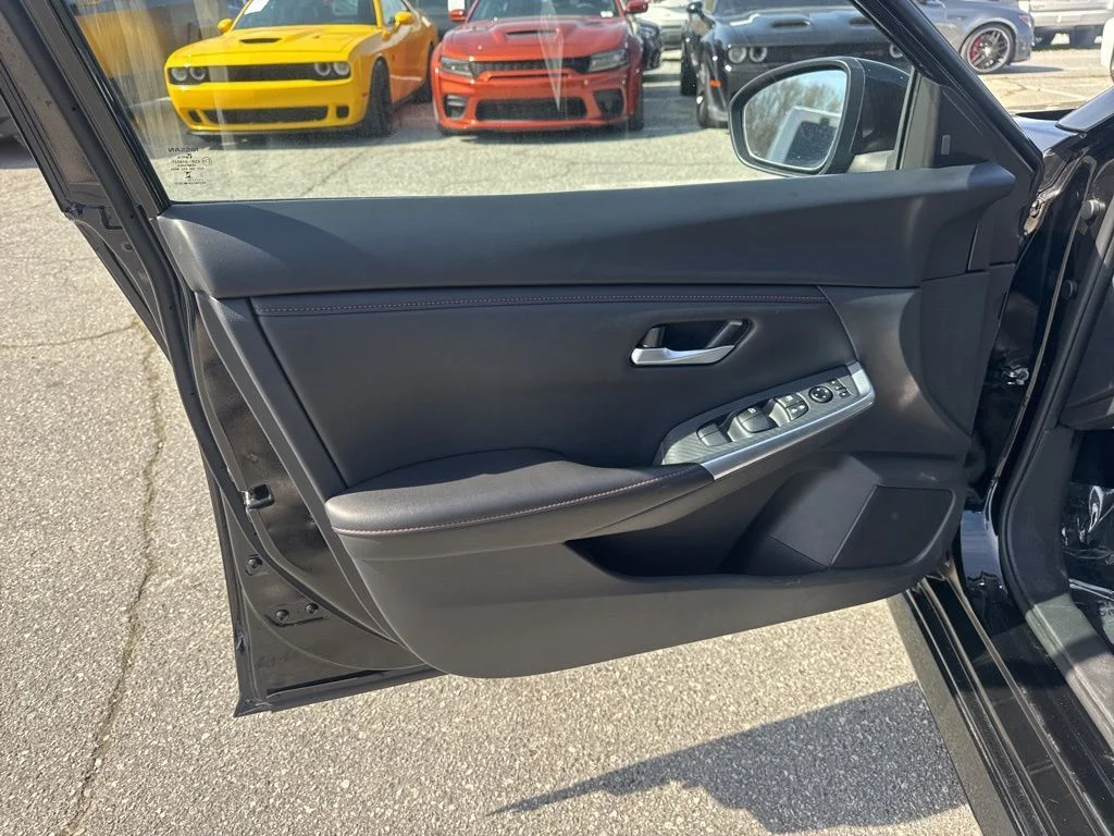 Used 2025 Black Nissan SR image 23