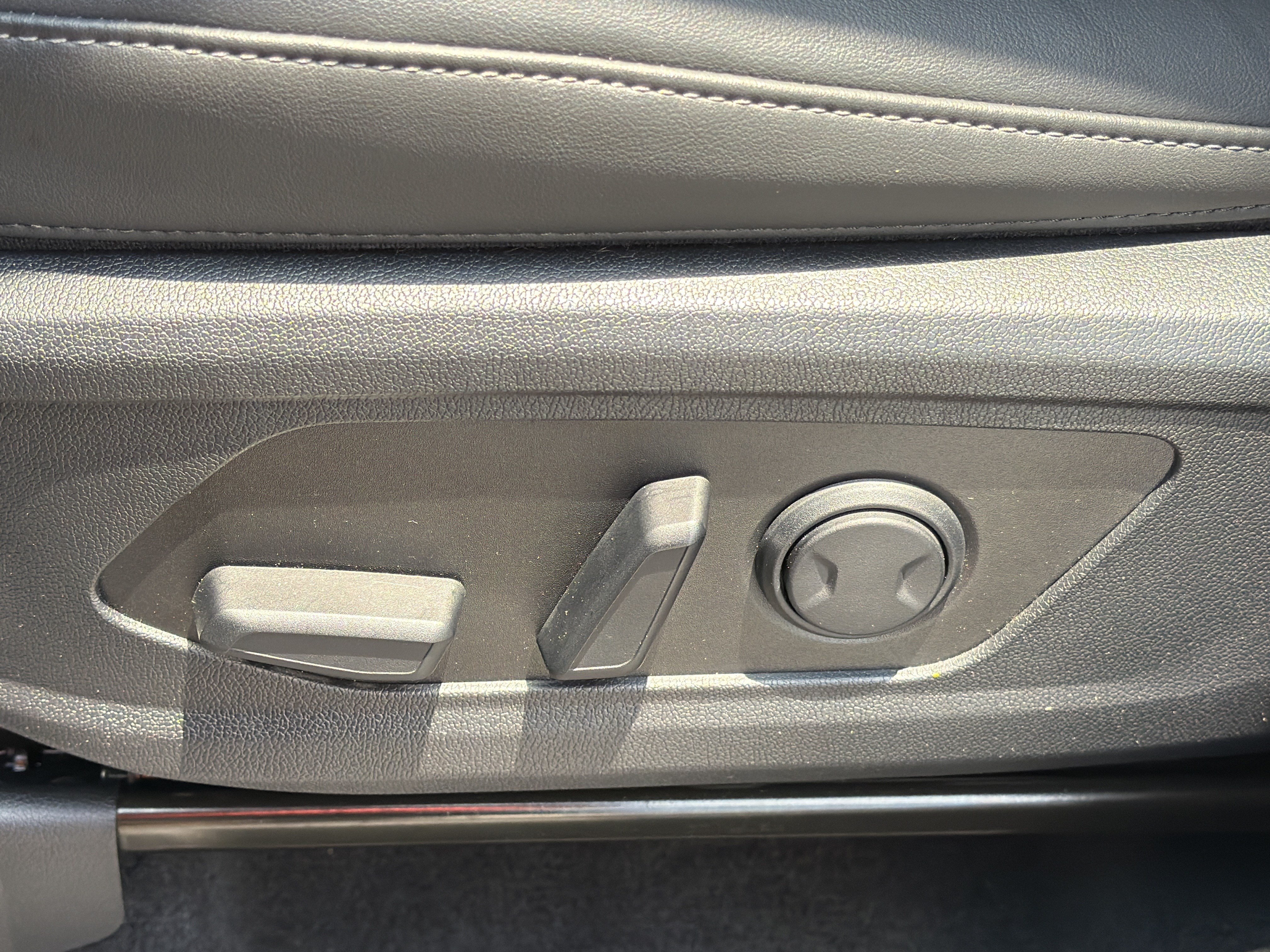Used 2025 Ebony Black Kia S image 16