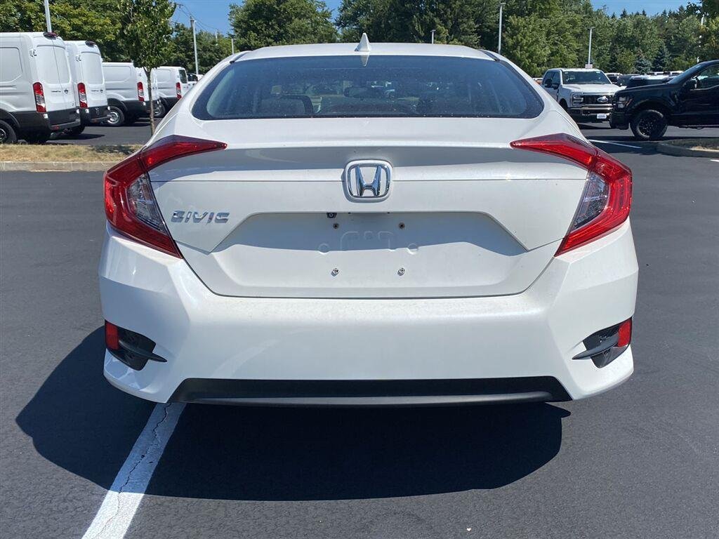 Used 2018  Honda EX image 10
