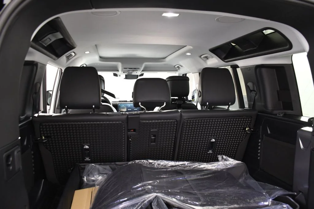 New 2026 Borasco Grey Land Rover X-Dynamic SE image 24