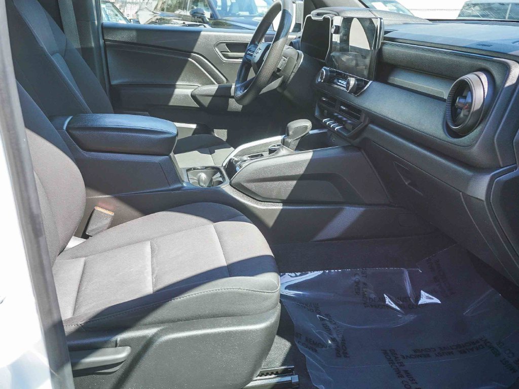 Used 2023 White Chevrolet Trail Boss image 12