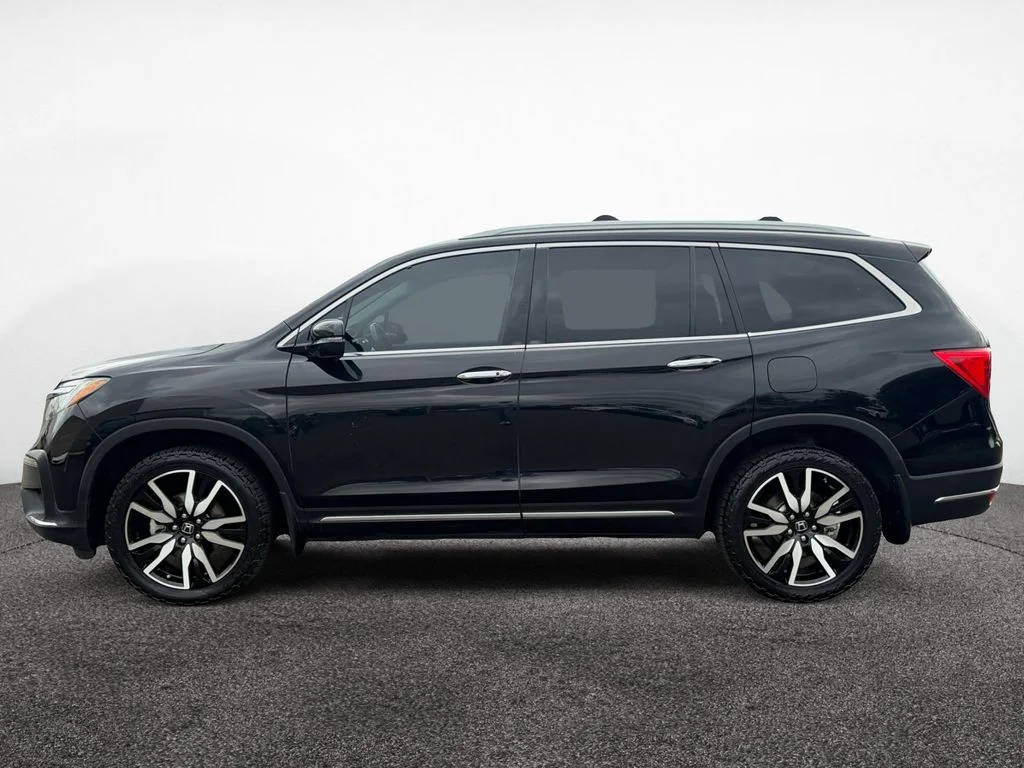Used 2019  Honda Touring image 2