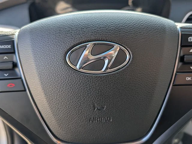 Used 2017 Silver Hyundai Base image 25