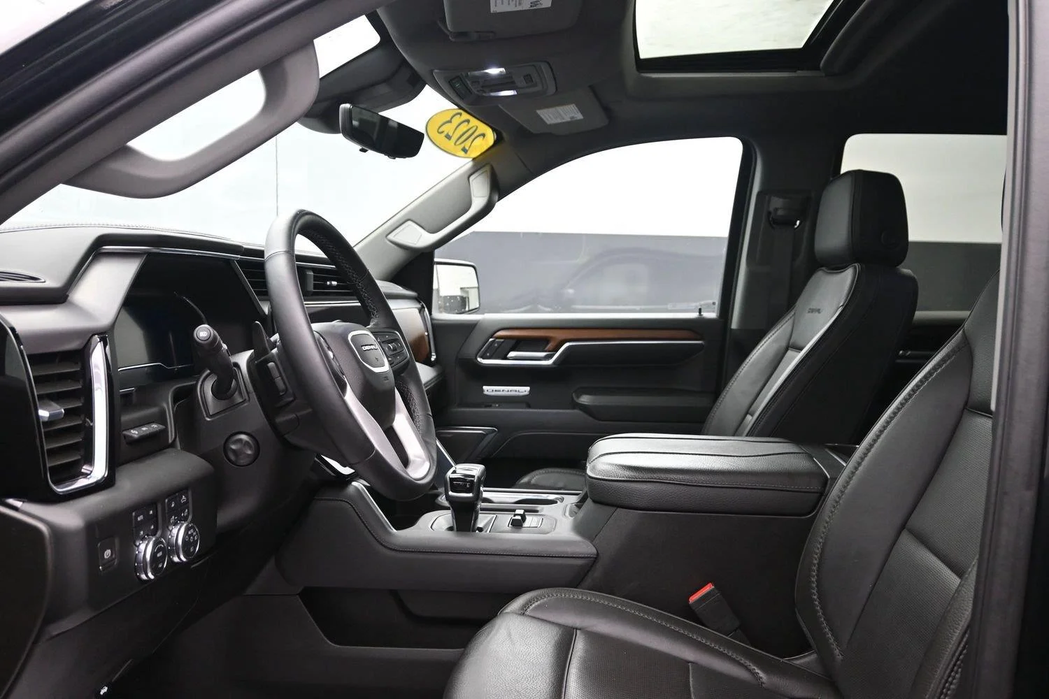Used 2023 Onyx Black GMC Denali image 25