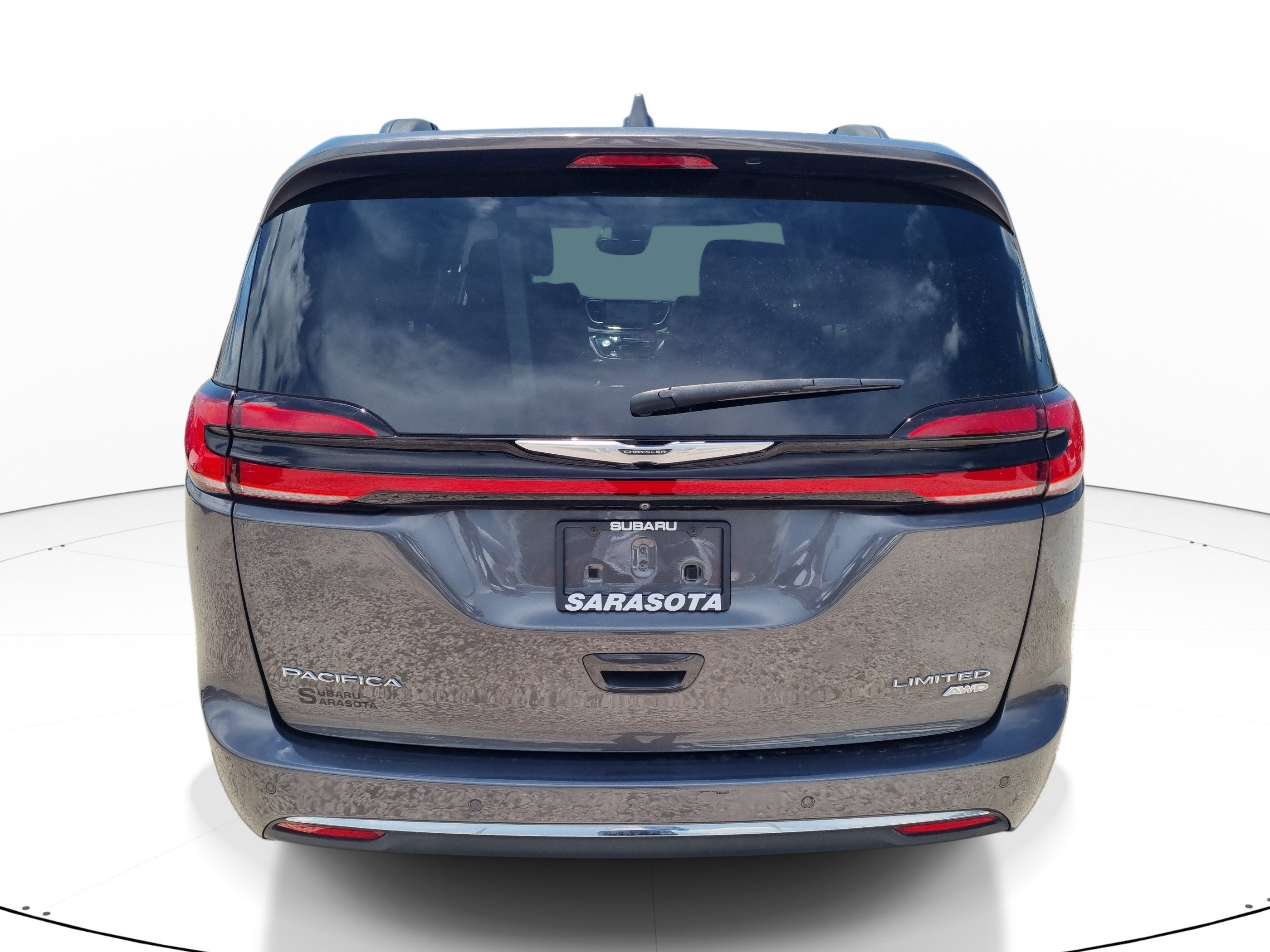 Used 2022 Granite Crystal Metallic Clearcoat Chrysler Limited image 5