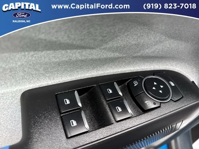 Used 2025 Blue Ford XLT image 21