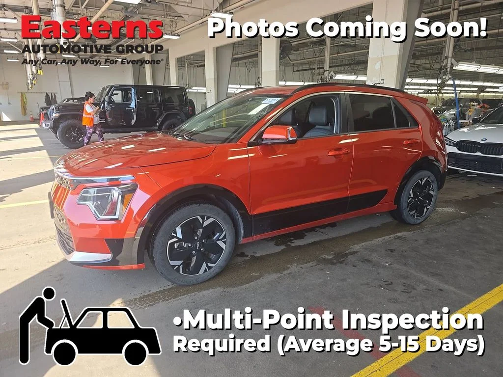 Used 2023 Red Kia Wind image 1