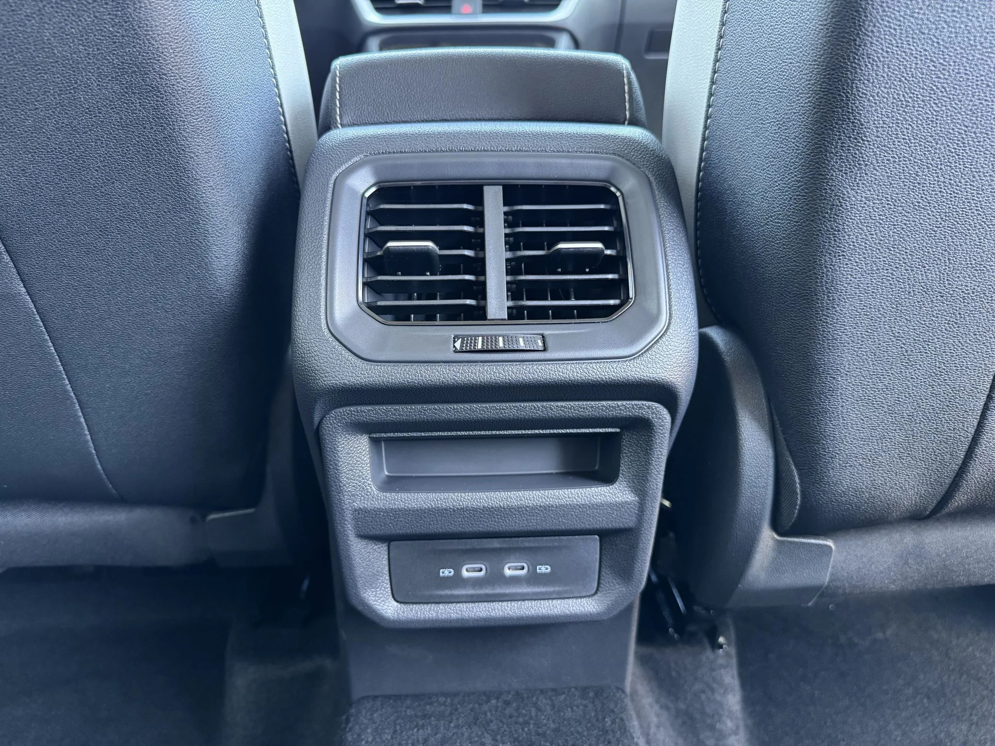 New 2026 Monterey Blue Pearl Volkswagen SE image 31